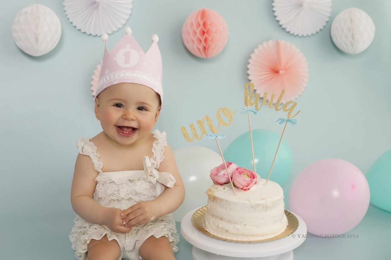 Lee más sobre el artículo Sesión de cumpleaños y smash cake de Paula – Yadira C Fotografía